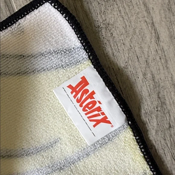 Asterix Pop Art Towel with Speech Bubbles - Picture 6 of 9